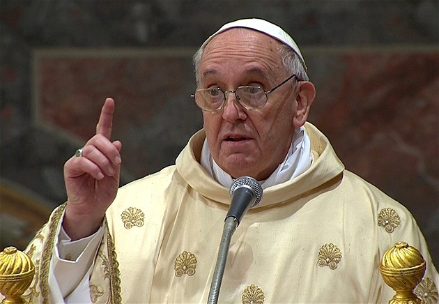 Pape Francois parle